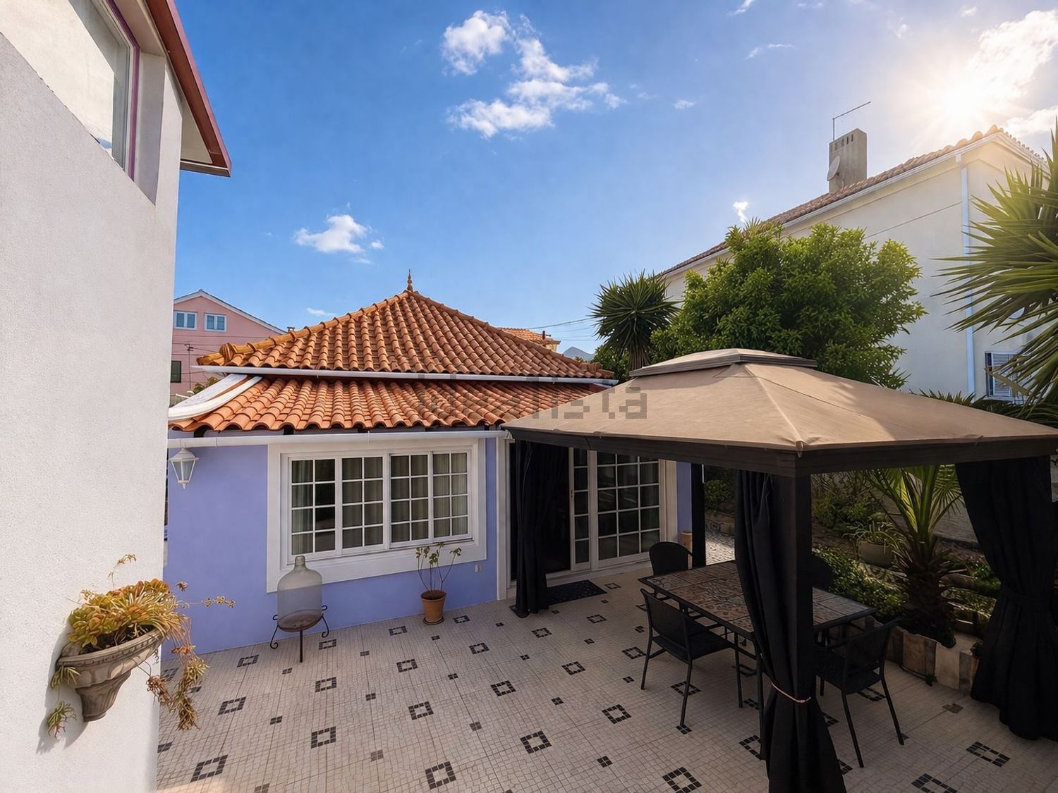 小楼房或独栋别墅出售在Rua Cidade de Leiria, 10 - 外立面