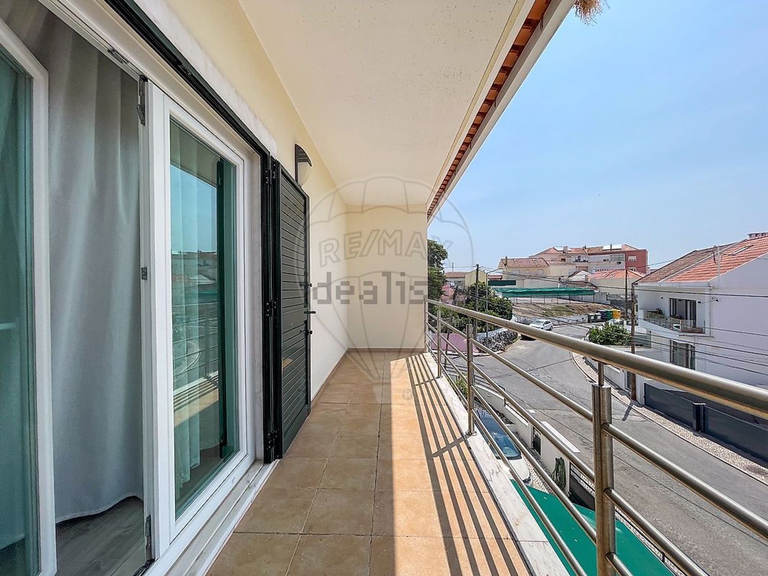 小楼房或独栋别墅出售在Rua Juncal - 阳台