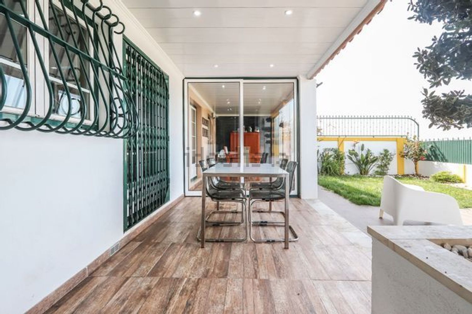 小楼房或独栋别墅出售在Praceta Santo António - 阳台