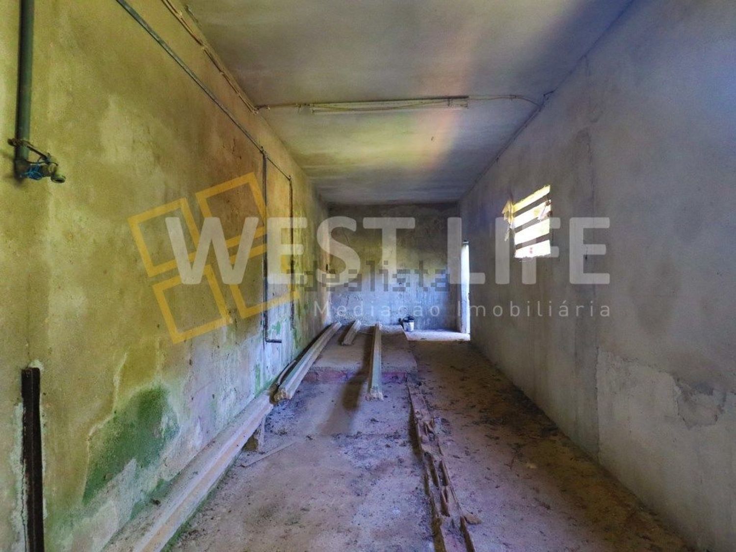 小楼房或独栋别墅出售在Venda do Pinheiro e Santo Estêvão das Galés - 过道