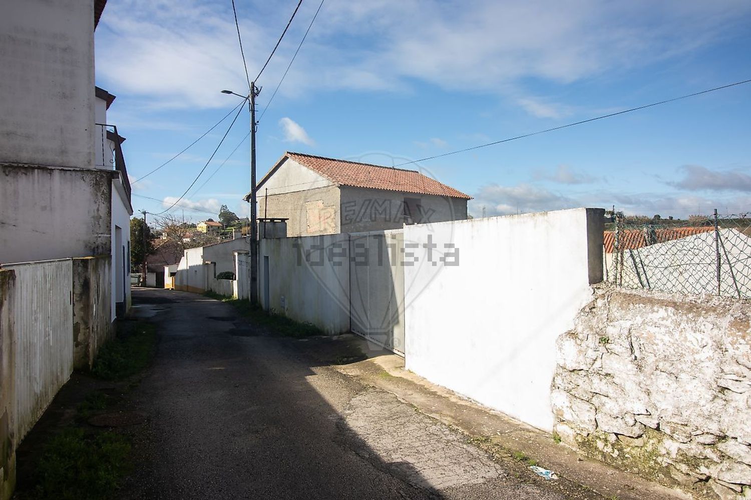 小楼房或独栋别墅出售在São Quintino - 外立面