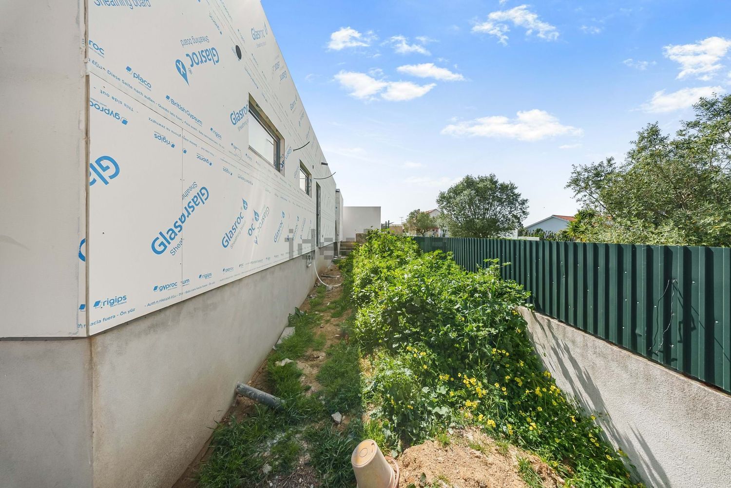 小楼房或独栋别墅出售在Rua do Outeiro - 花园