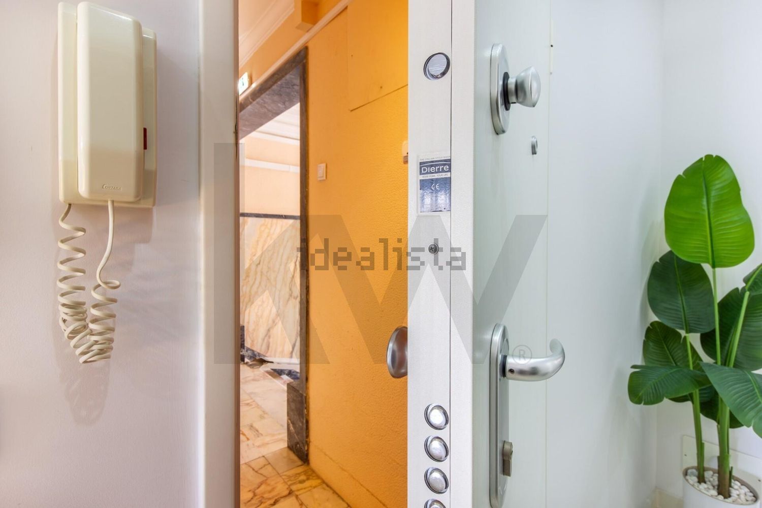 公寓 t3出售在Rua Dom Pedro de Almeida Portugal, 17 - 过道