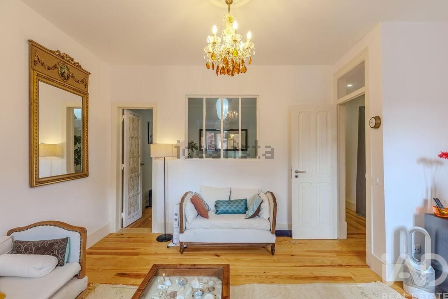 公寓 t2出售在Bairro dos Actores - Barão Sabrosa - 客厅