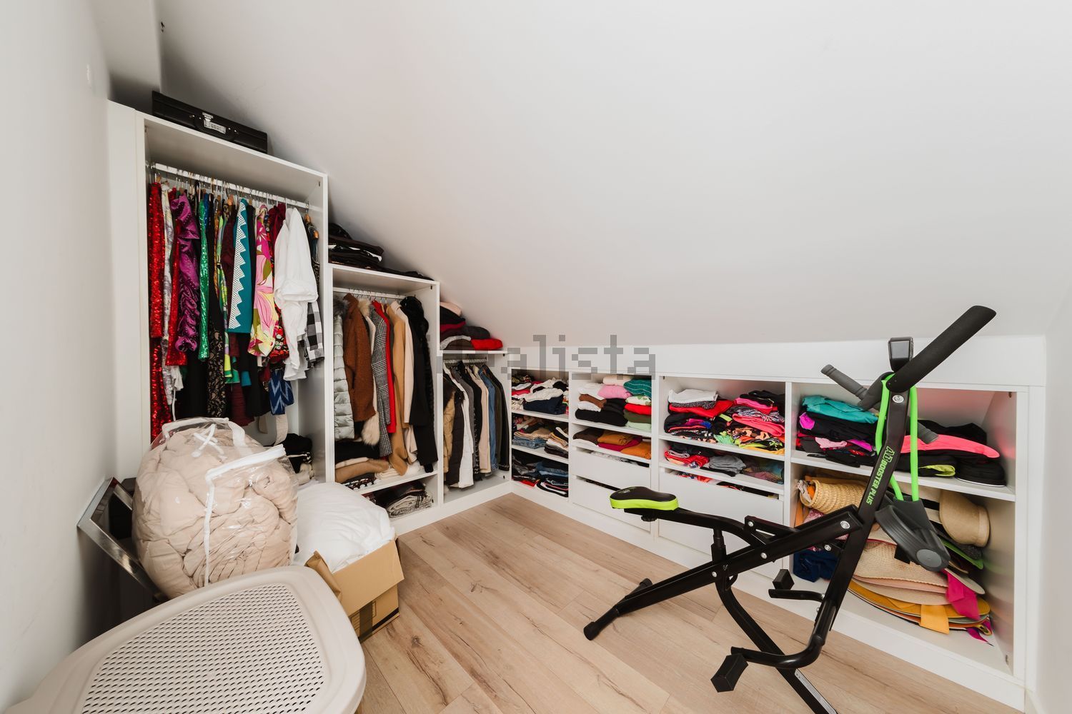 小楼房或独栋别墅出售在Redondos - 居住