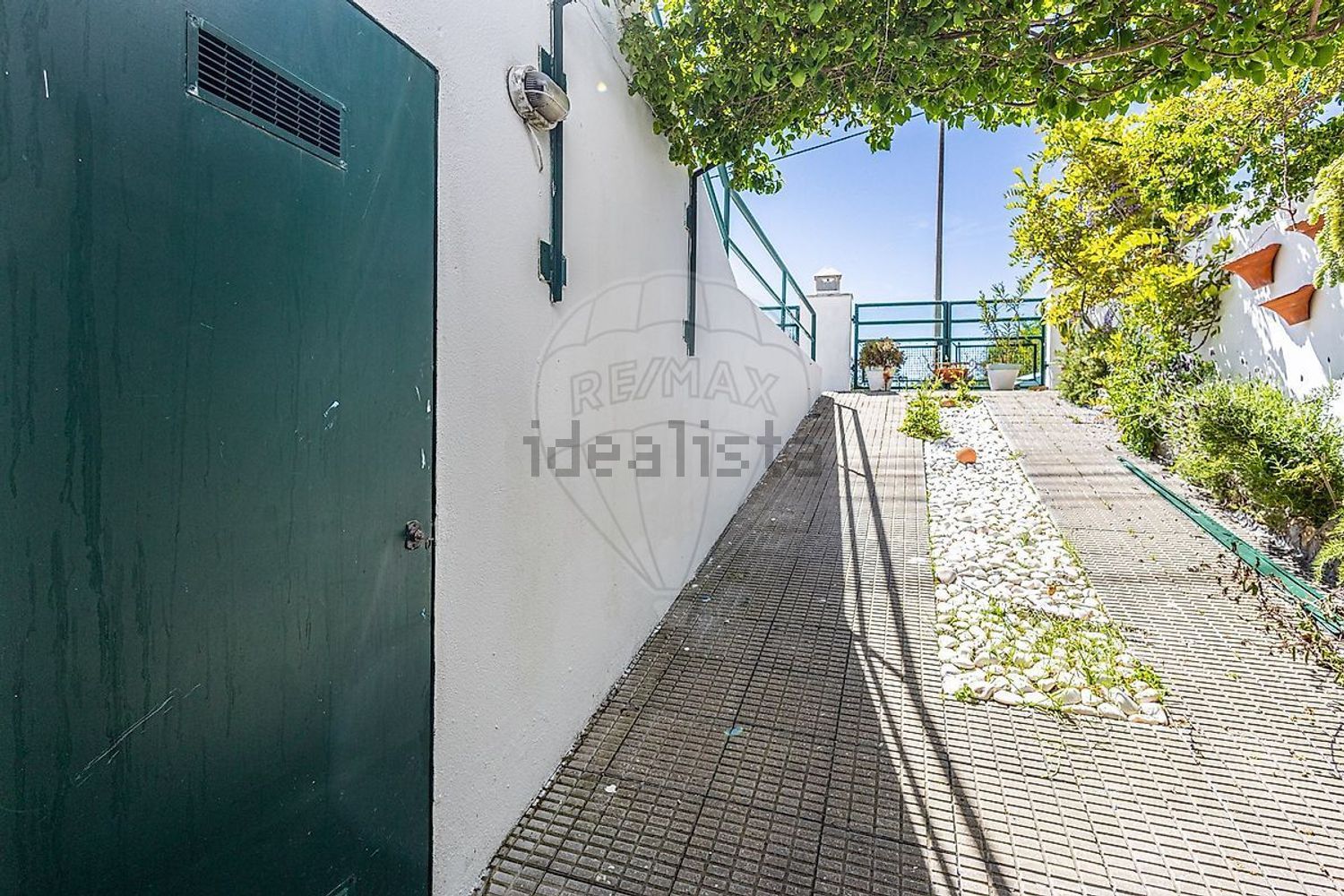 小楼房或独栋别墅出售在Estrada Sem Nome, 27 e 29 - 照片