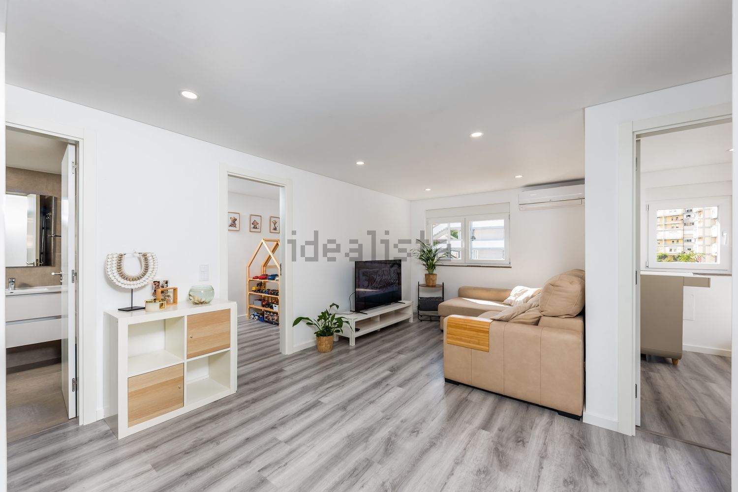 公寓 t3出售在Rua Capitão-Mor Lopes Sequeira - 客厅