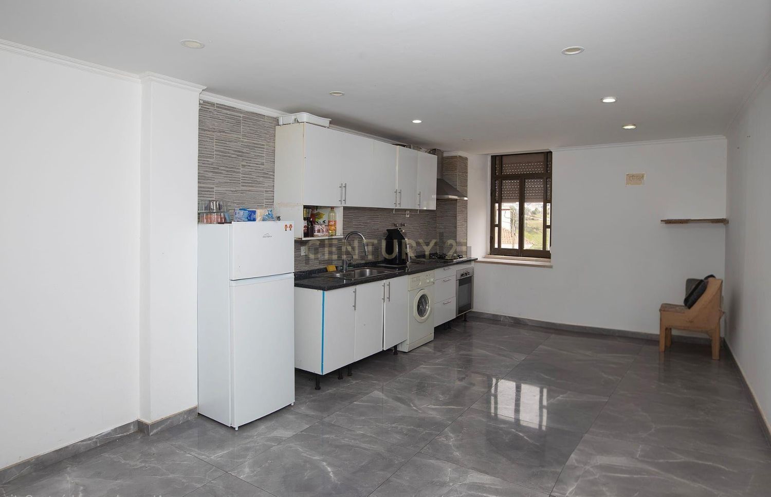 公寓 t2出售在Rua Dona Maria de Jesus Alcântara Mota Ferreira, 10 - 厨房