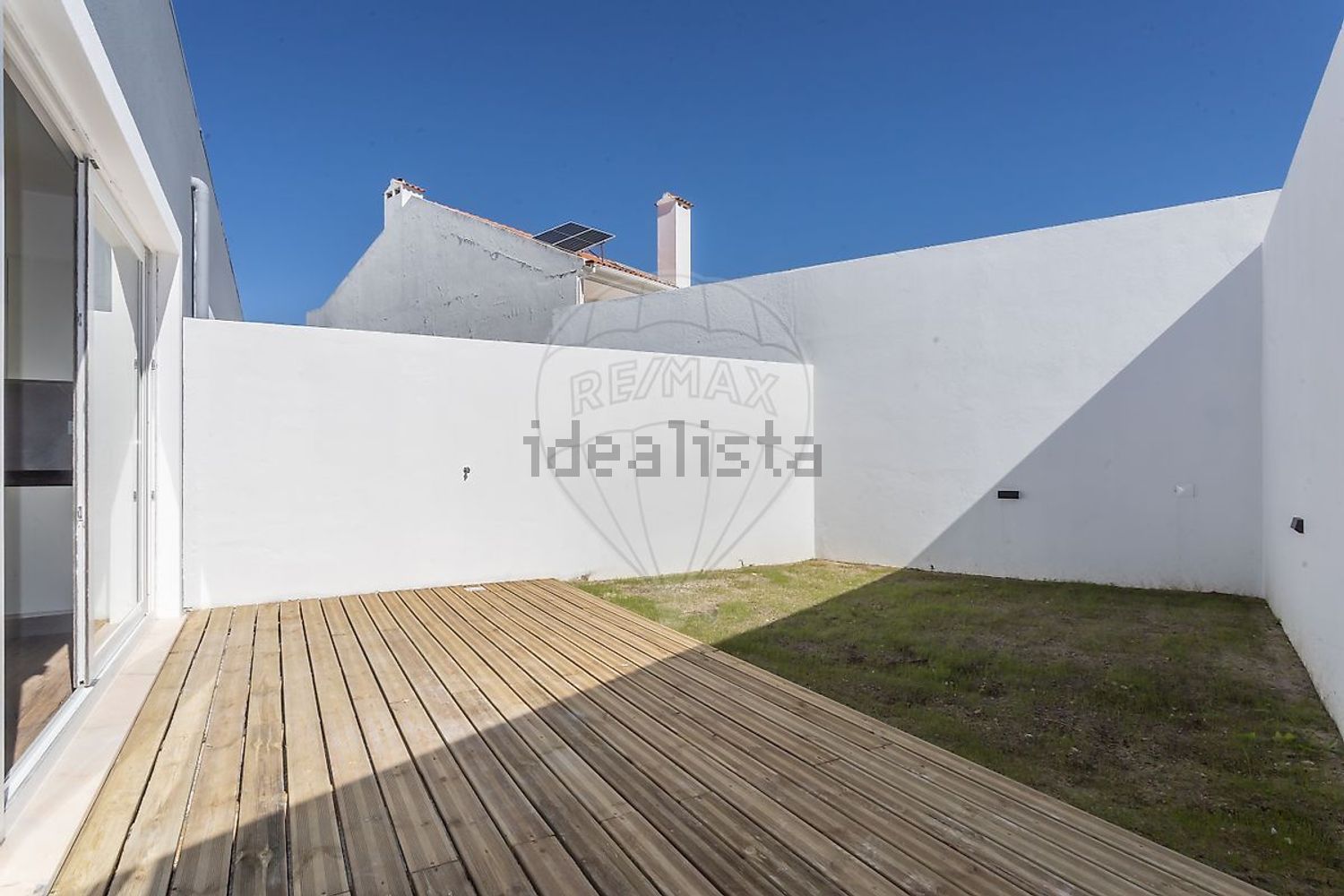 小楼房或独栋别墅出售在Praceta José Escada - 照片