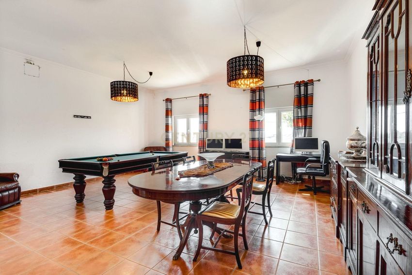 小楼房或独栋别墅出售在Rua São Valentim, 236 b