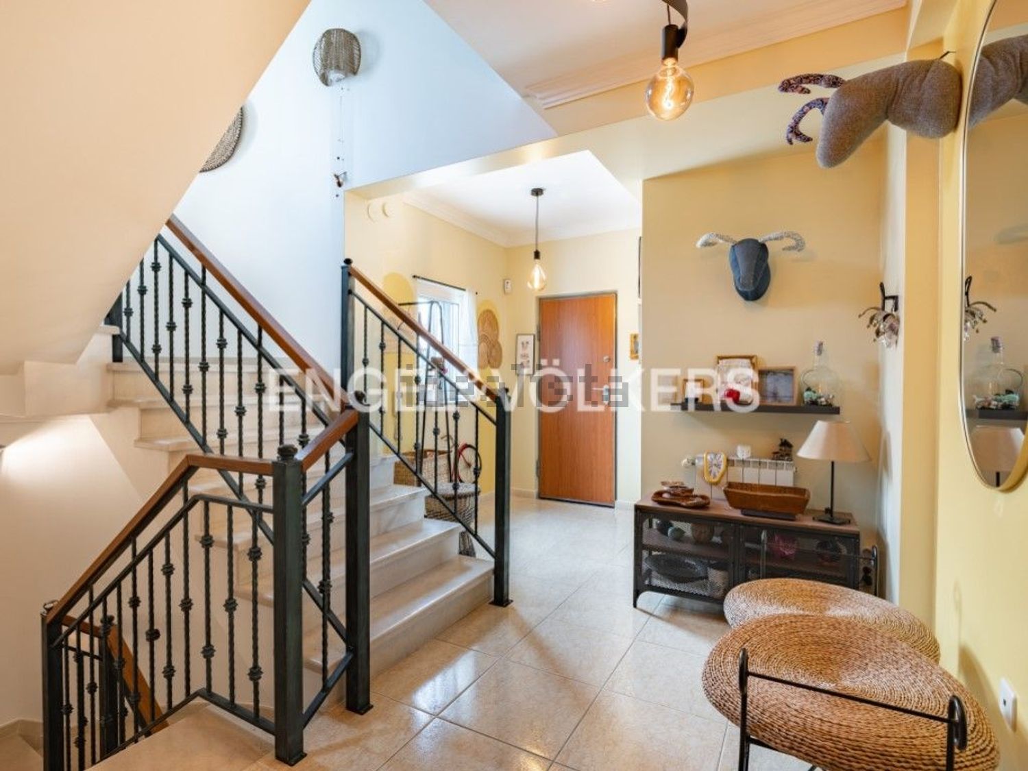 小楼房或独栋别墅出售在Caparica e Trafaria - 详情