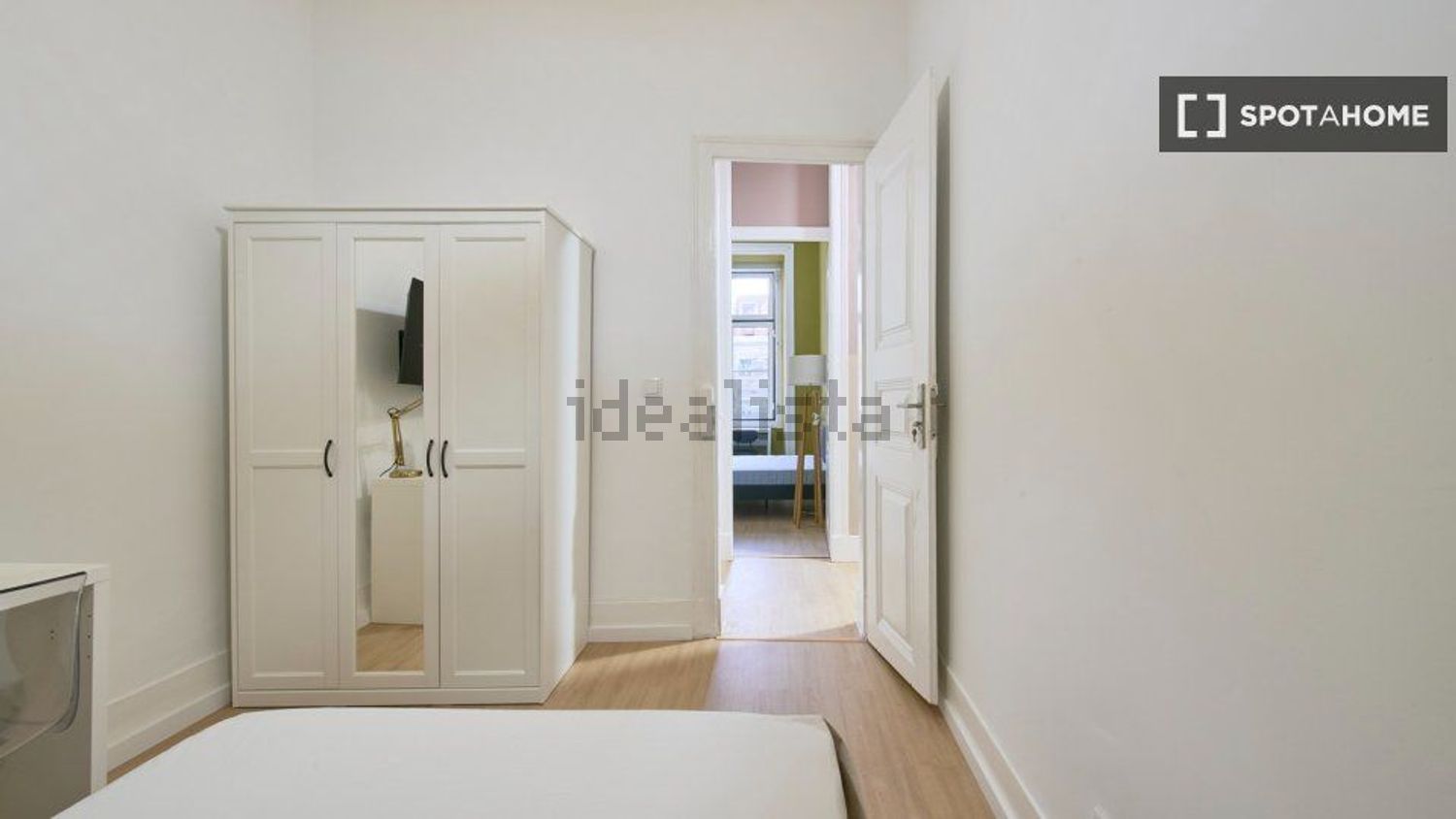 出租房间在Largo Vitorino Damásio - 过道