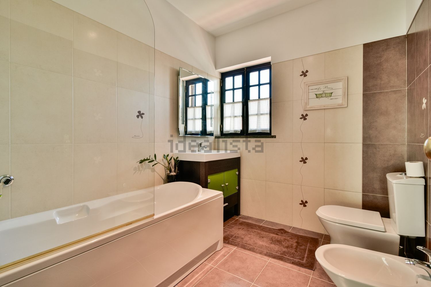 小楼房或独栋别墅出售在Centro - 卫生间