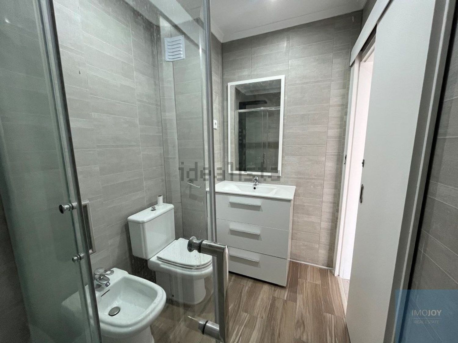 出租公寓 t2在Rua Ana de Castro Osório, 10 - 卫生间