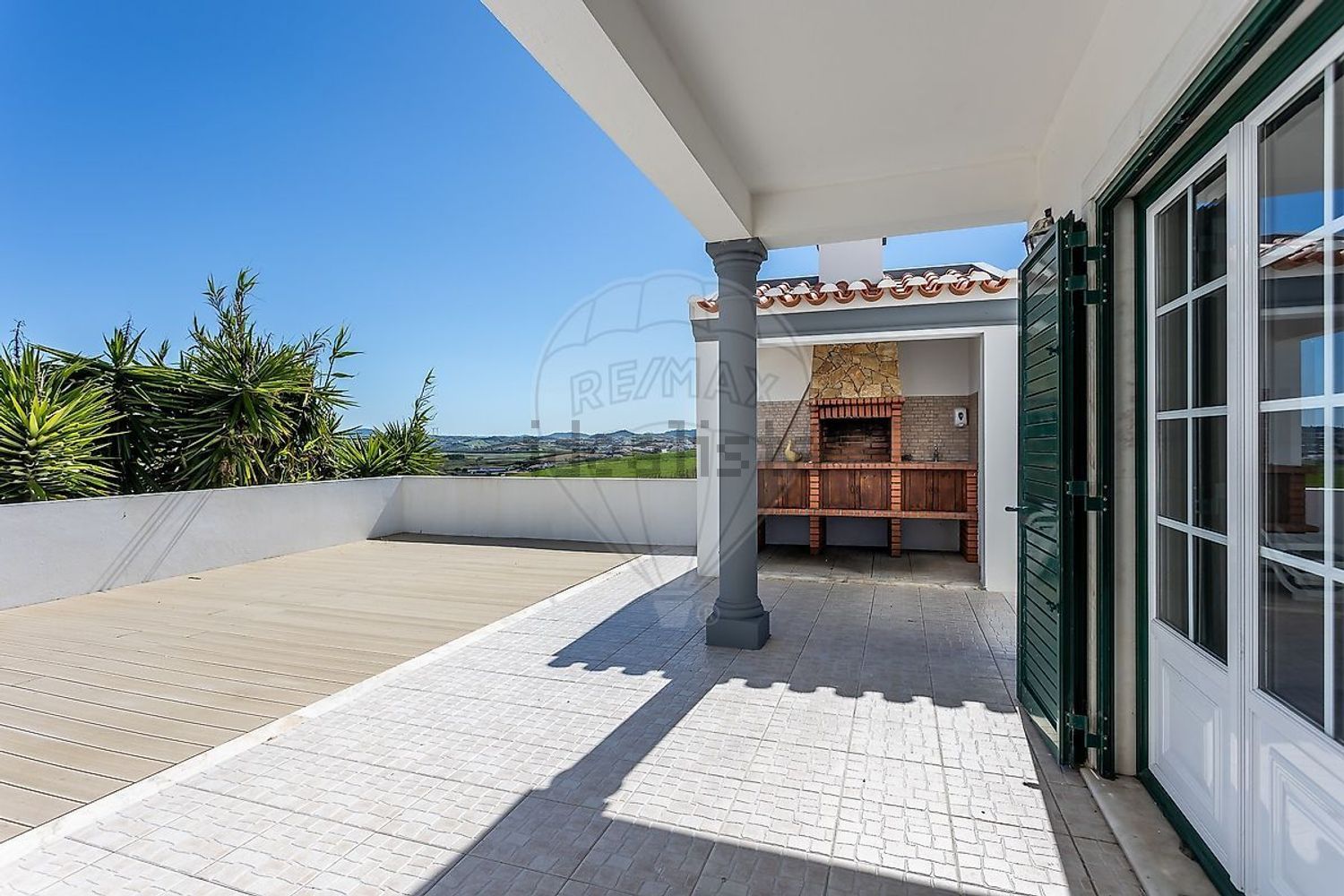 小楼房或独栋别墅出售在Rua Filipe Sapateiro - 阳台