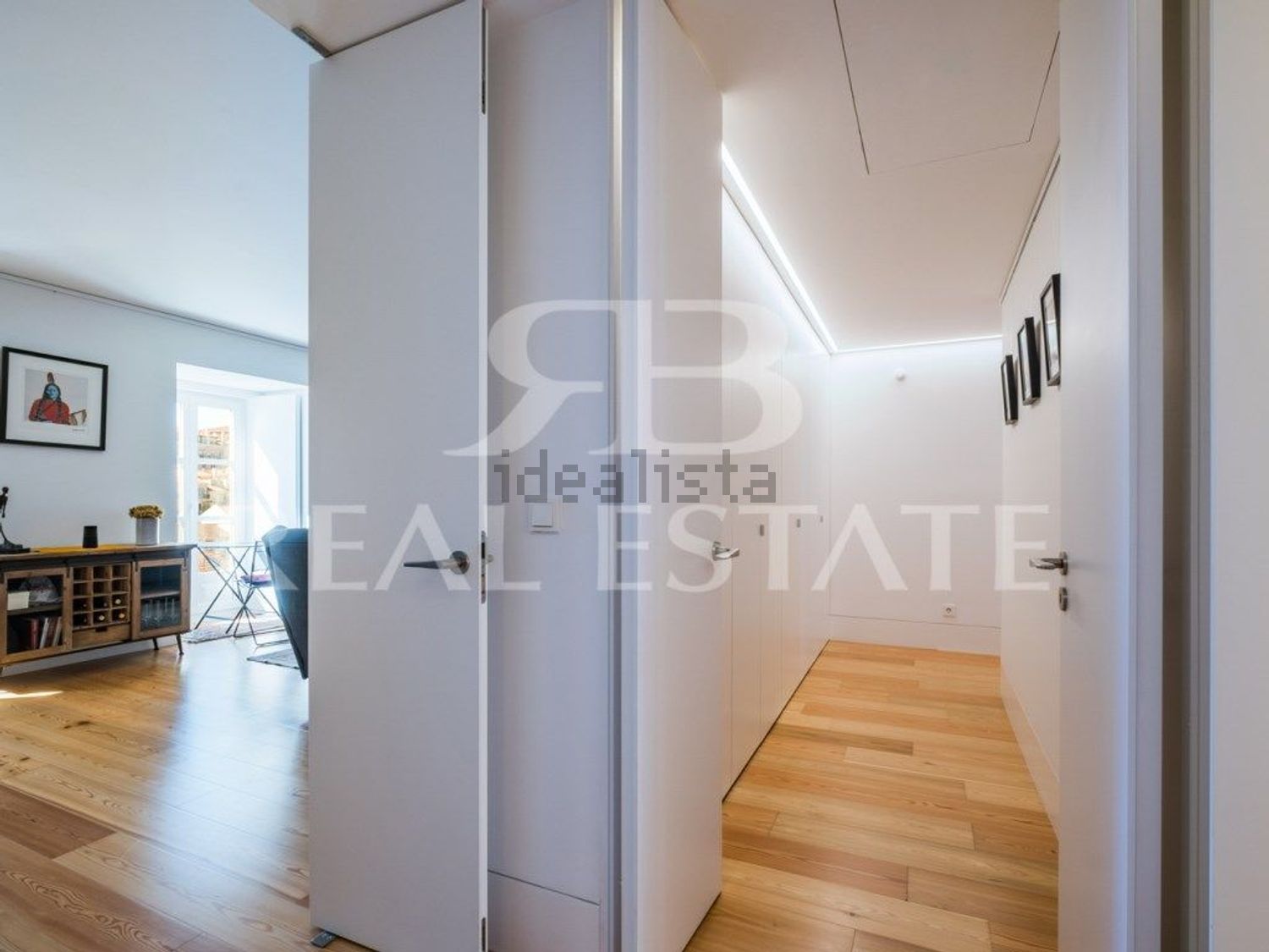 公寓 t3出售在Rua António Maria Cardoso, 11 - 照片