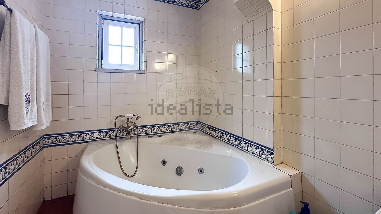 小楼房或独栋别墅出售在Rua da Mofina - 卫生间