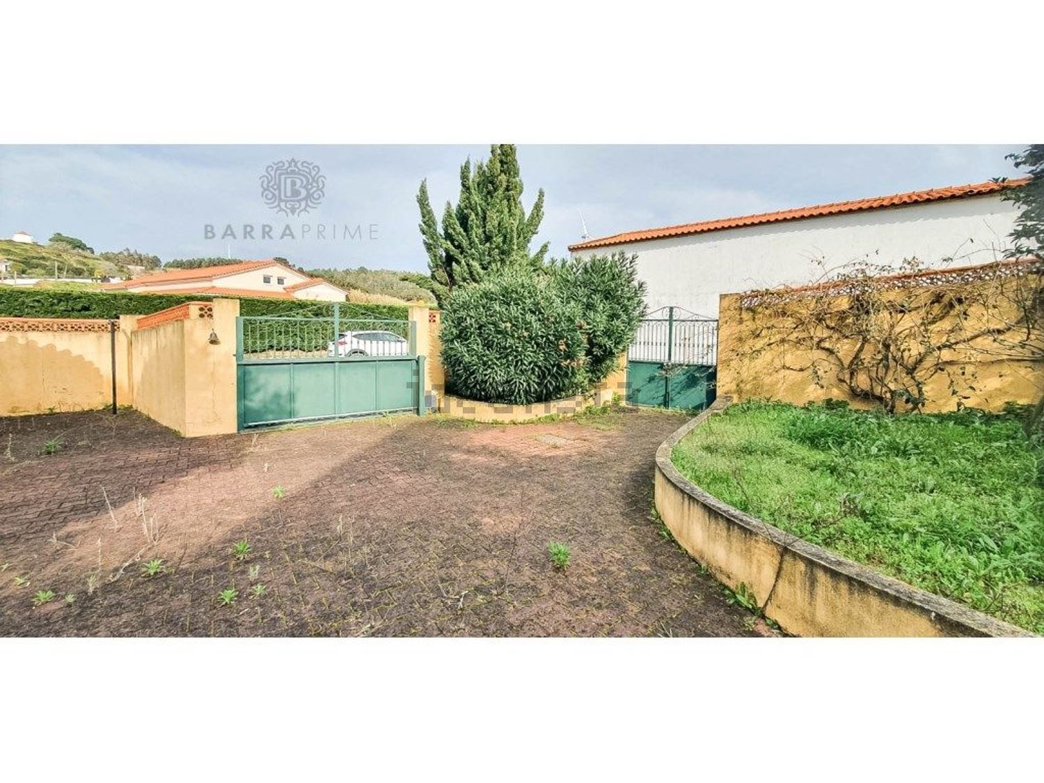 小楼房或独栋别墅出售在Rua do Inácio - 花园