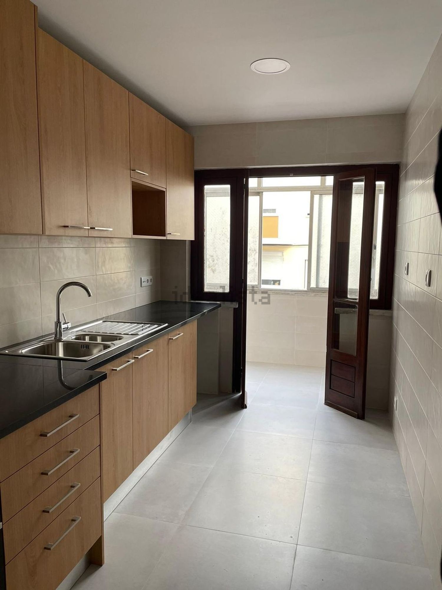 出租t0（单人公寓）在Rua Dom Nuno Álvares Pereira, 8 - 厨房