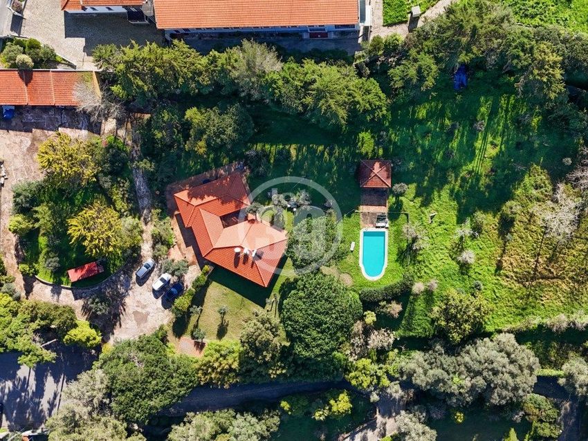 小楼房或独栋别墅出售在Centro de Sintra - Portela de Sintra