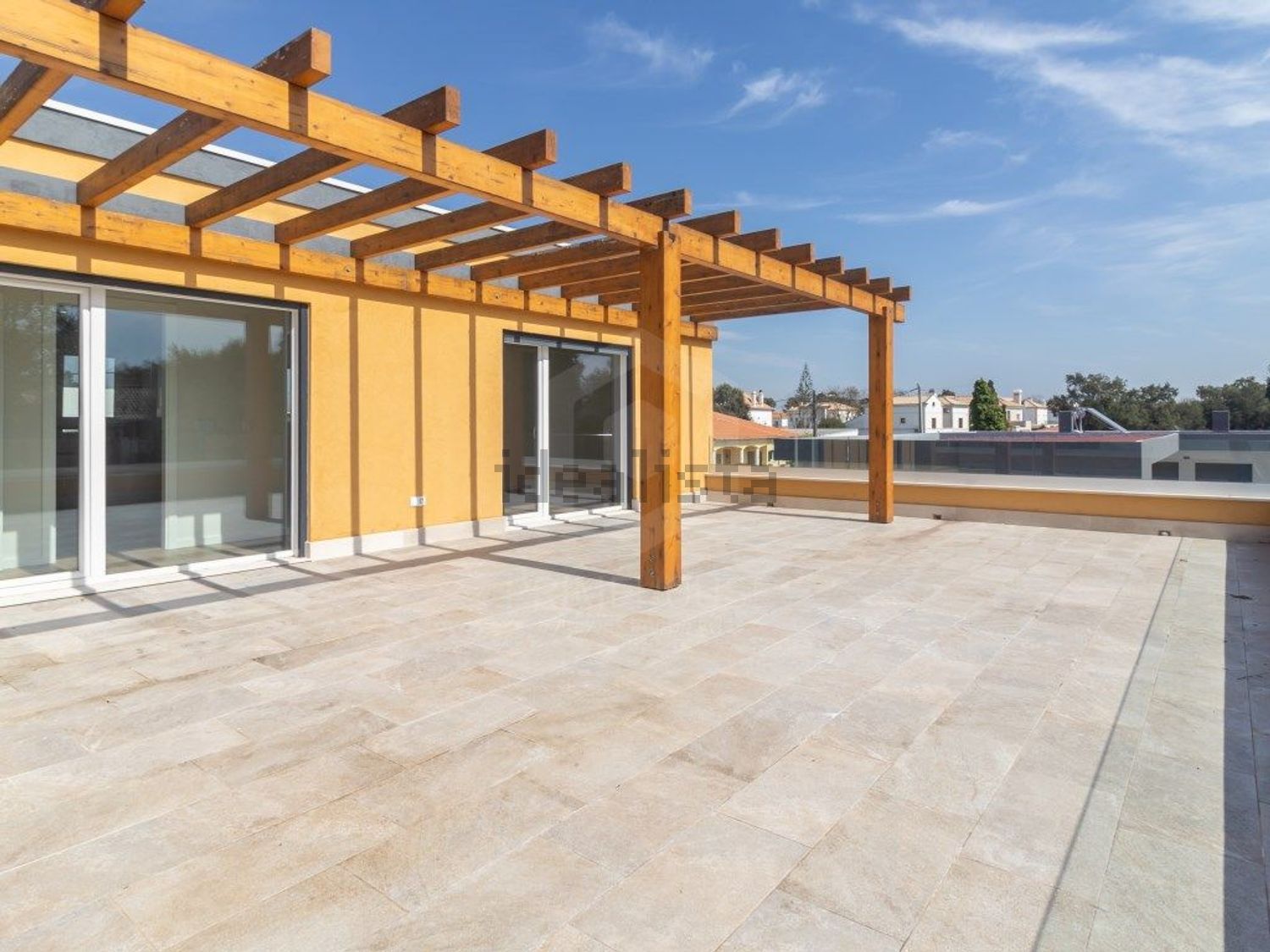 小楼房或独栋别墅出售在Rua das Galeotas, 14 - 阳台