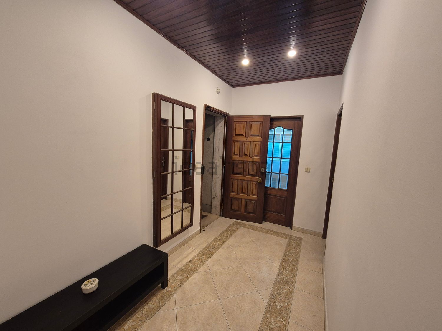 出租公寓 t2在Rua Engenheiro Quartin Graça, 18 - 过道