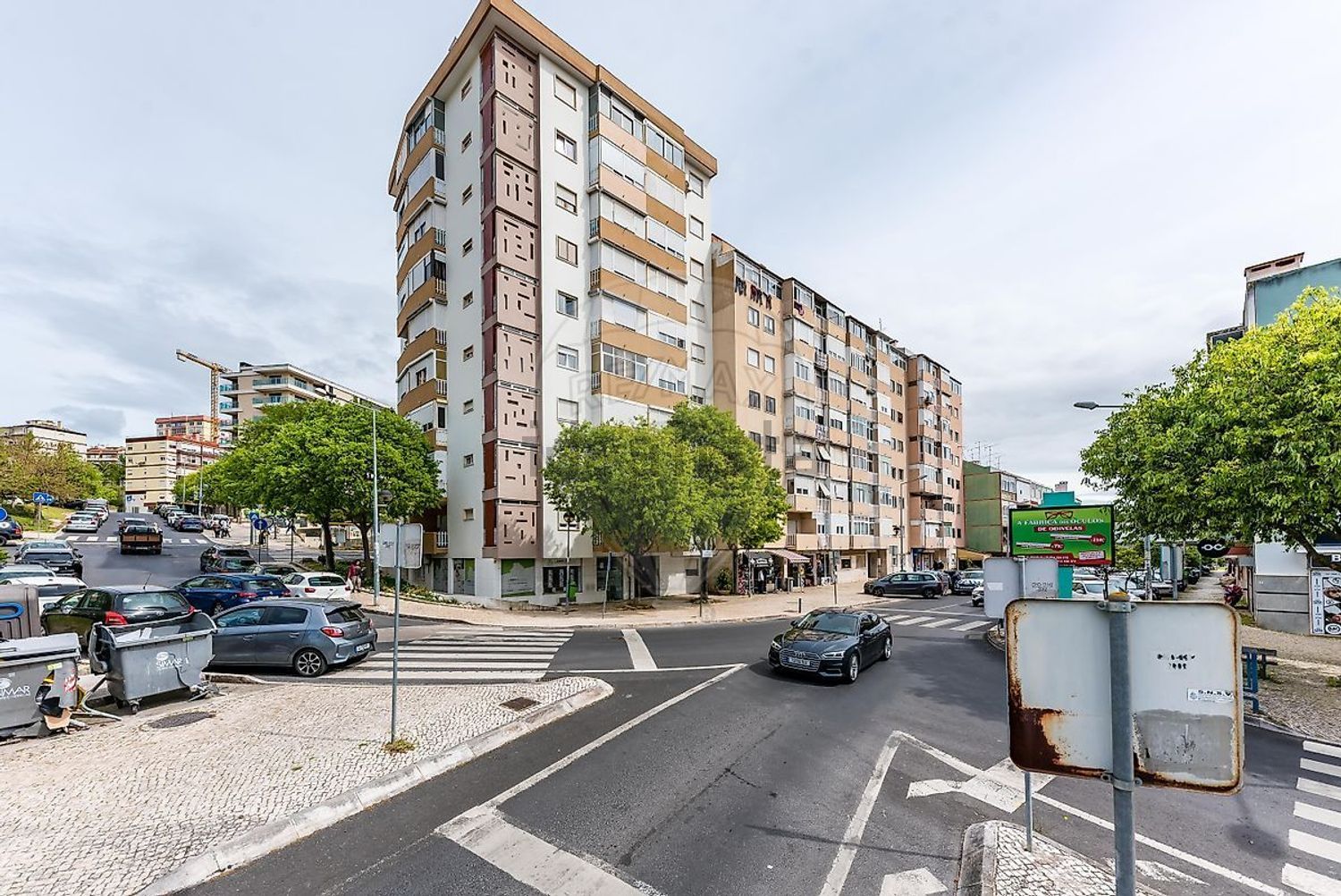 公寓 t2出售在Rua Almeida Garrett - 视线