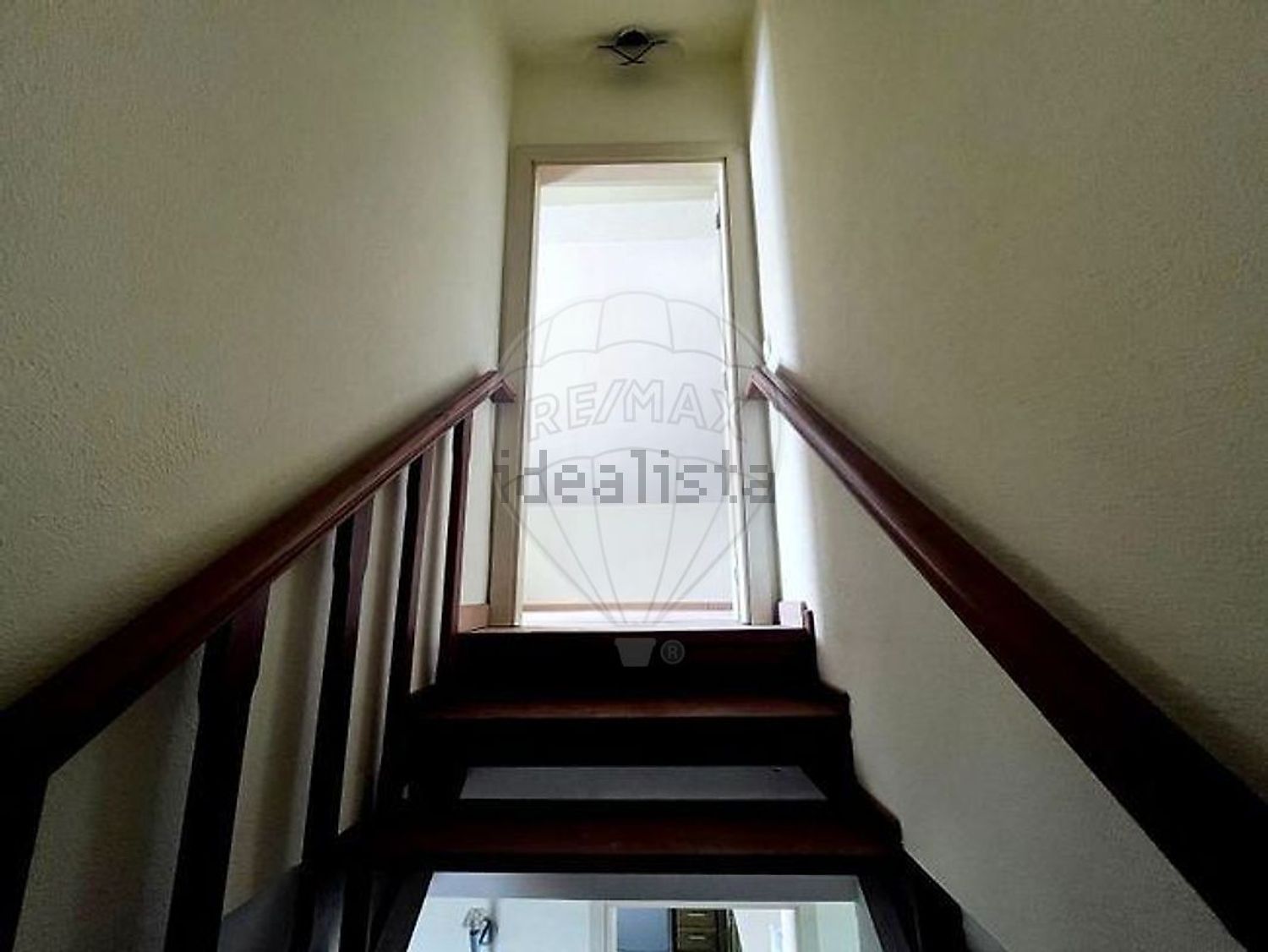 小楼房或独栋别墅出售在Rua do Cabeço - 详情