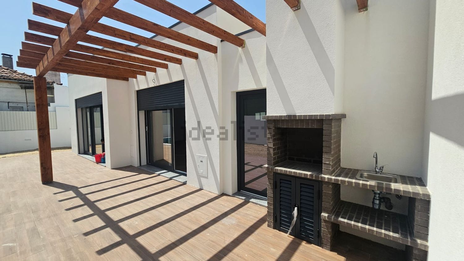 小楼房或独栋别墅出售在Rua José Malhoa, 17 - 阳台