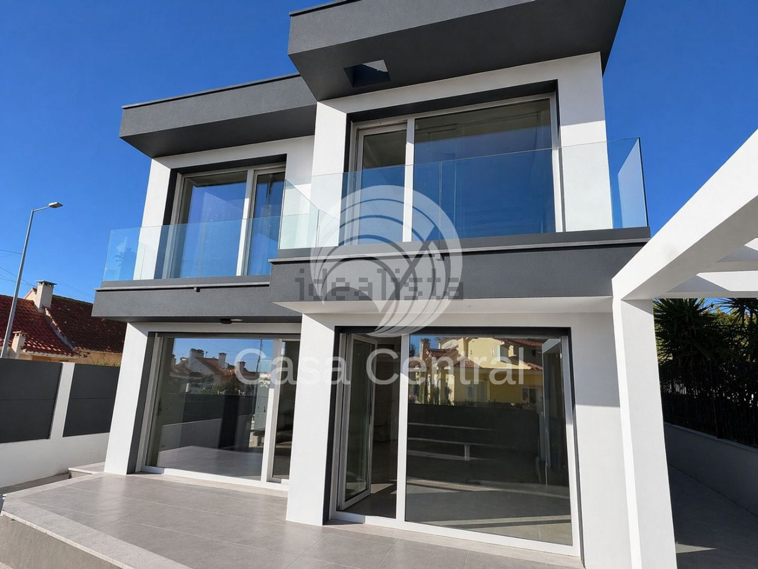 小楼房或独栋别墅出售在Rua Pax Julia, 25 - 外立面