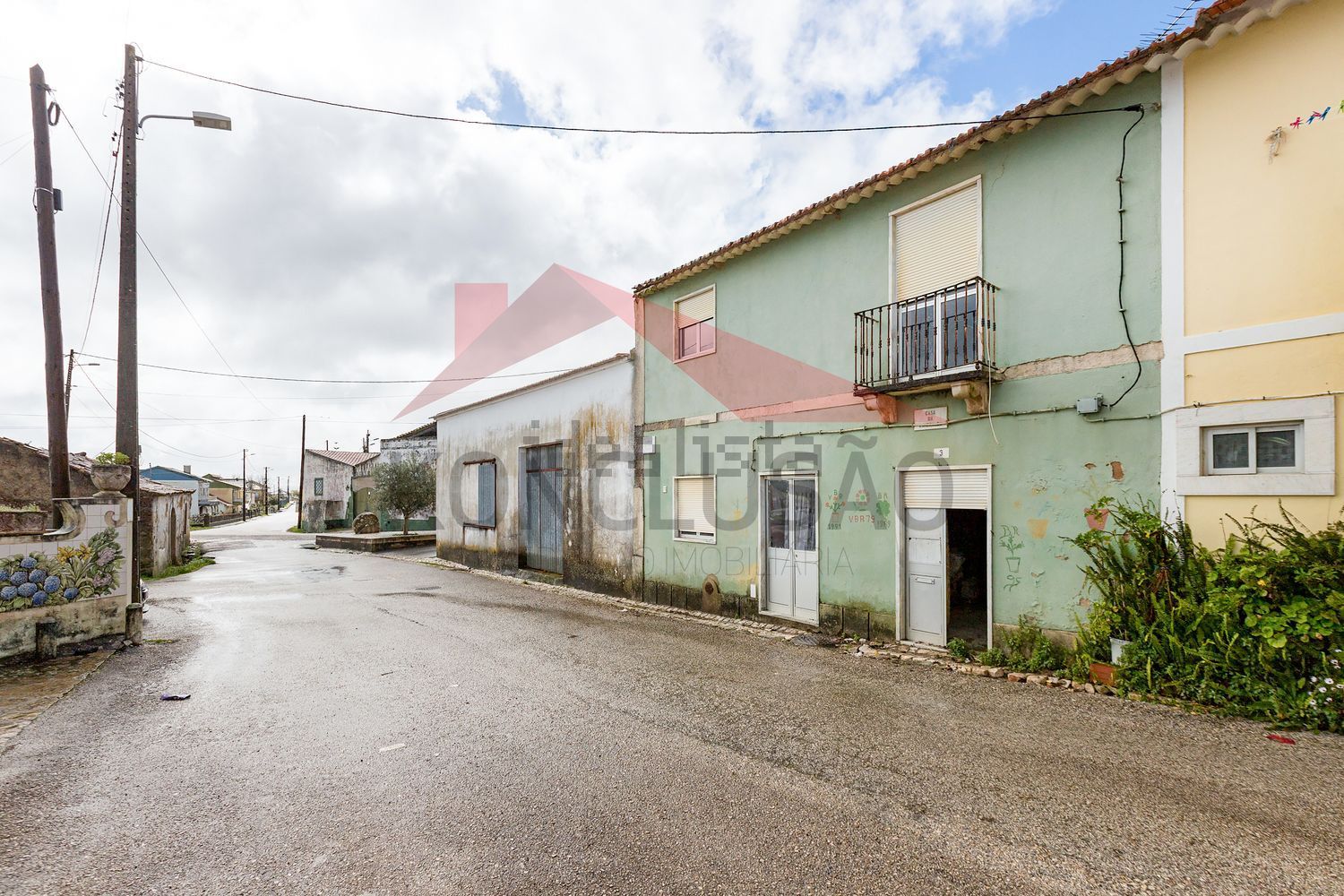 双拼别墅出售在Largo José Justino Franco, 3 - 外立面