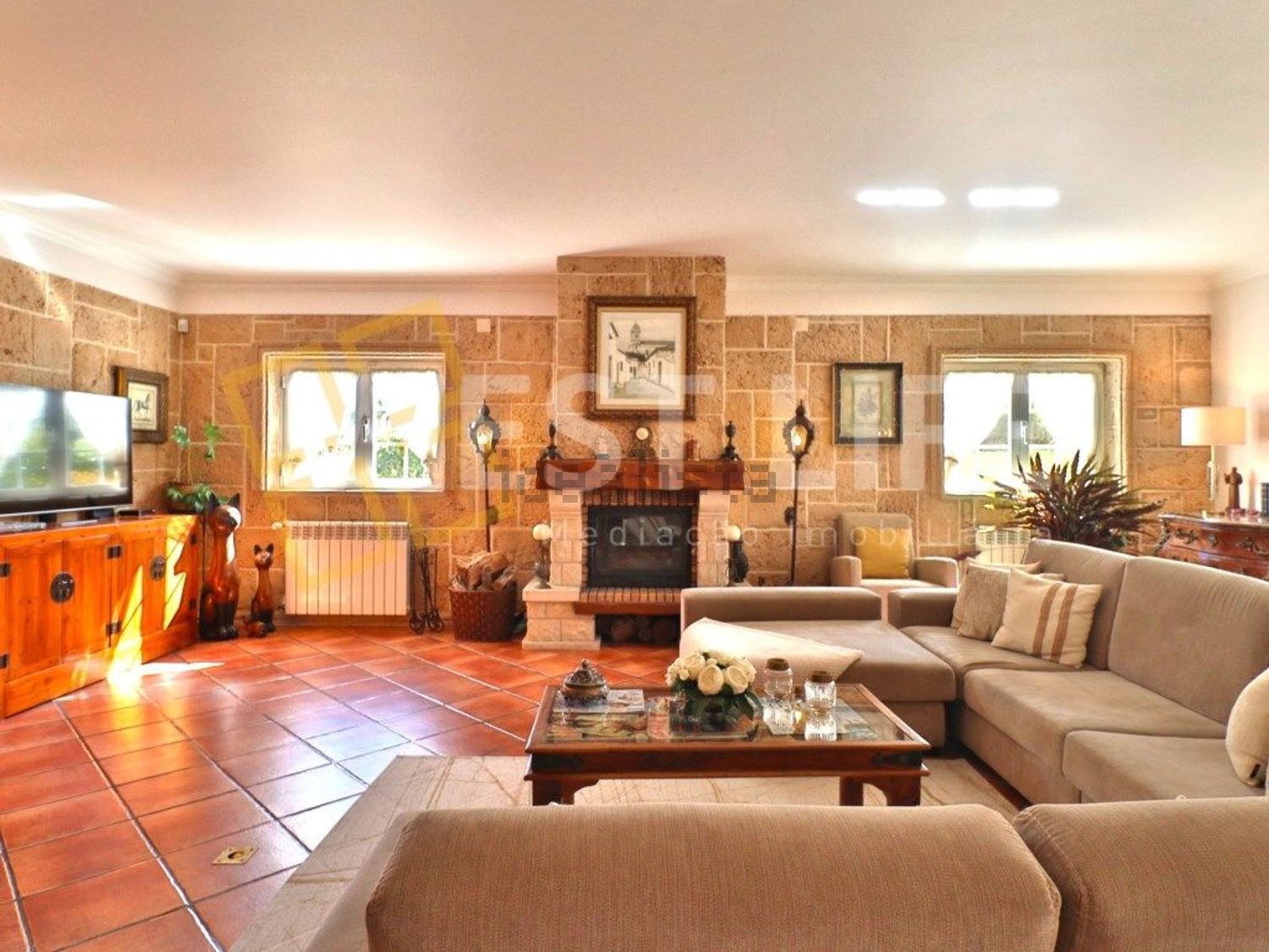 小楼房或独栋别墅出售在Turcifal - 客厅