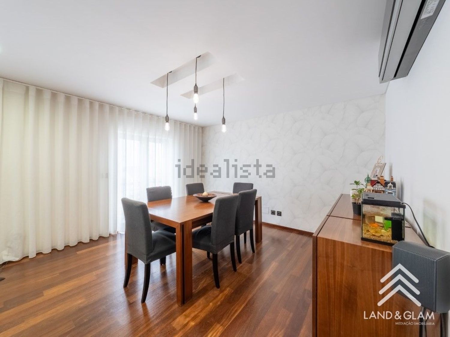 小楼房或独栋别墅出售在Rua das Helenas, 10 - 客厅