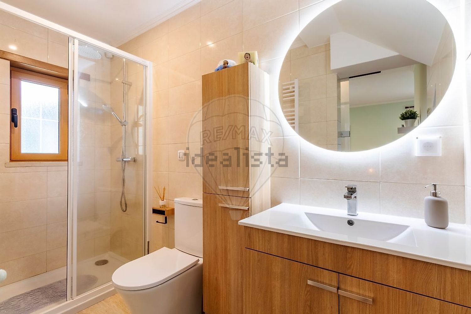 小楼房或独栋别墅出售在Estrada de Paços - 卫生间