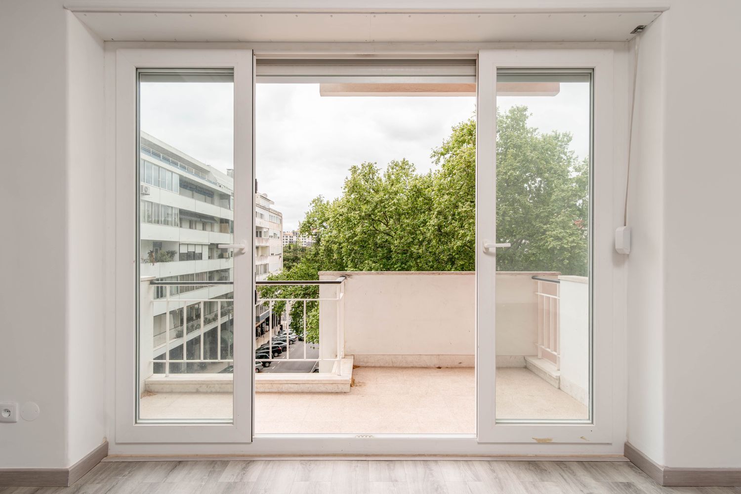 公寓 t3出售在Praça Rainha Santa - 阳台