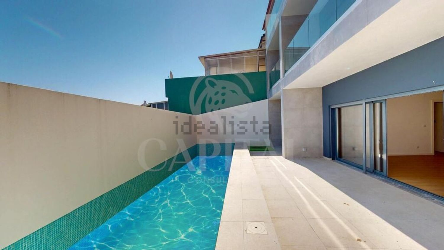 小楼房或独栋别墅出售在Rua da Calheta - 游泳池