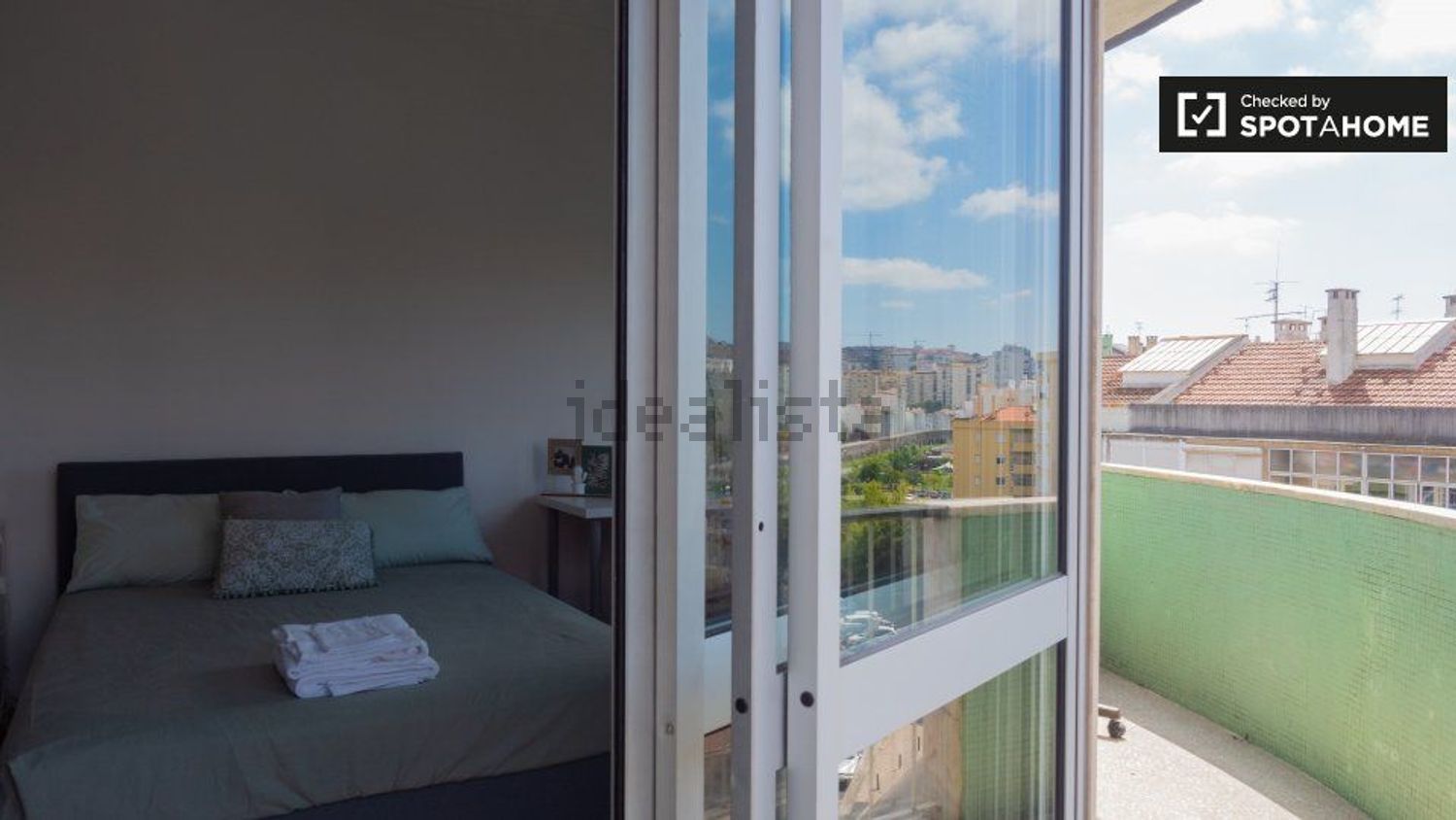 出租房间在Rua Elias Garcia - 卧室