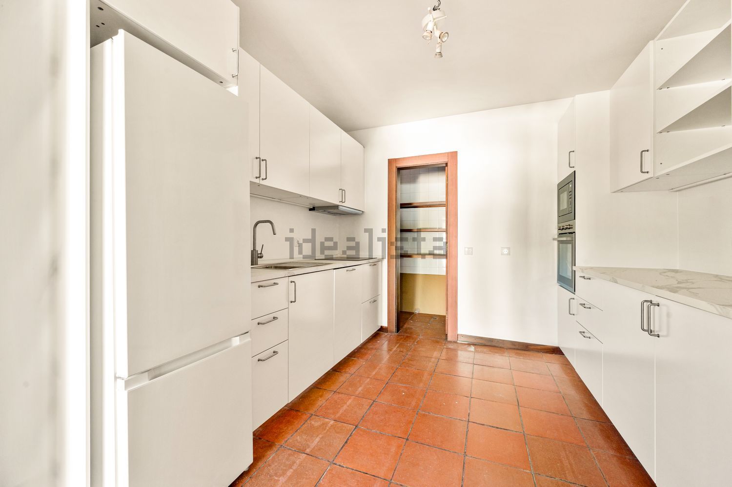 出租双拼别墅在Rua Ribatejo, 42 - 厨房