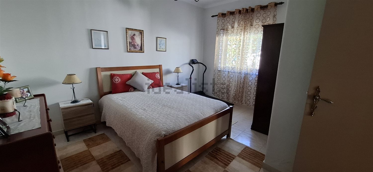 小楼房或独栋别墅出售在Santa Bárbara - 卧室