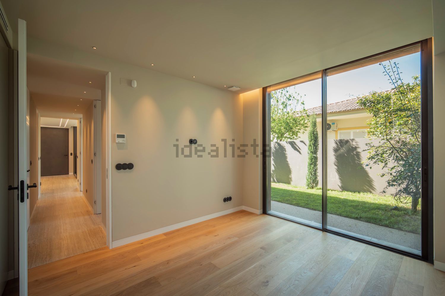 小楼房或独栋别墅出售在Avenida do Mar - 居住