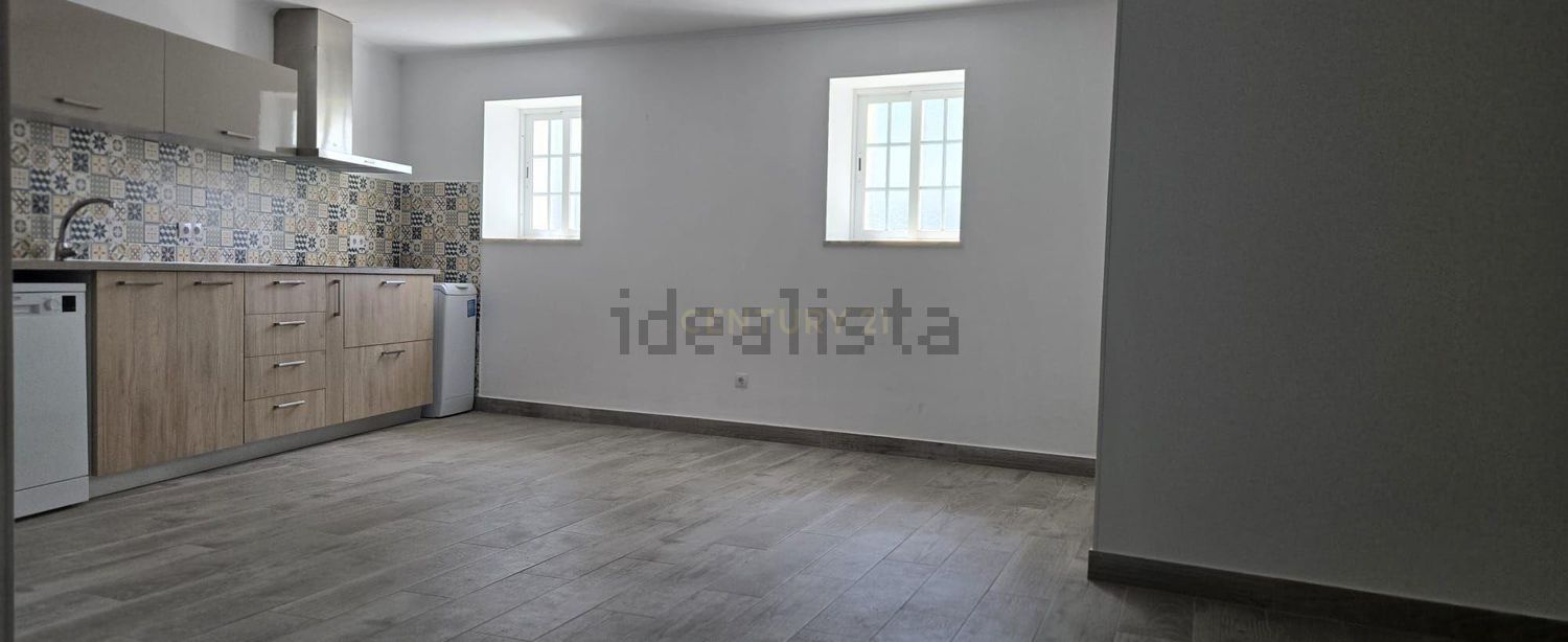 小楼房或独栋别墅出售在Rua José Augusto Braancamp, 27 - 居住