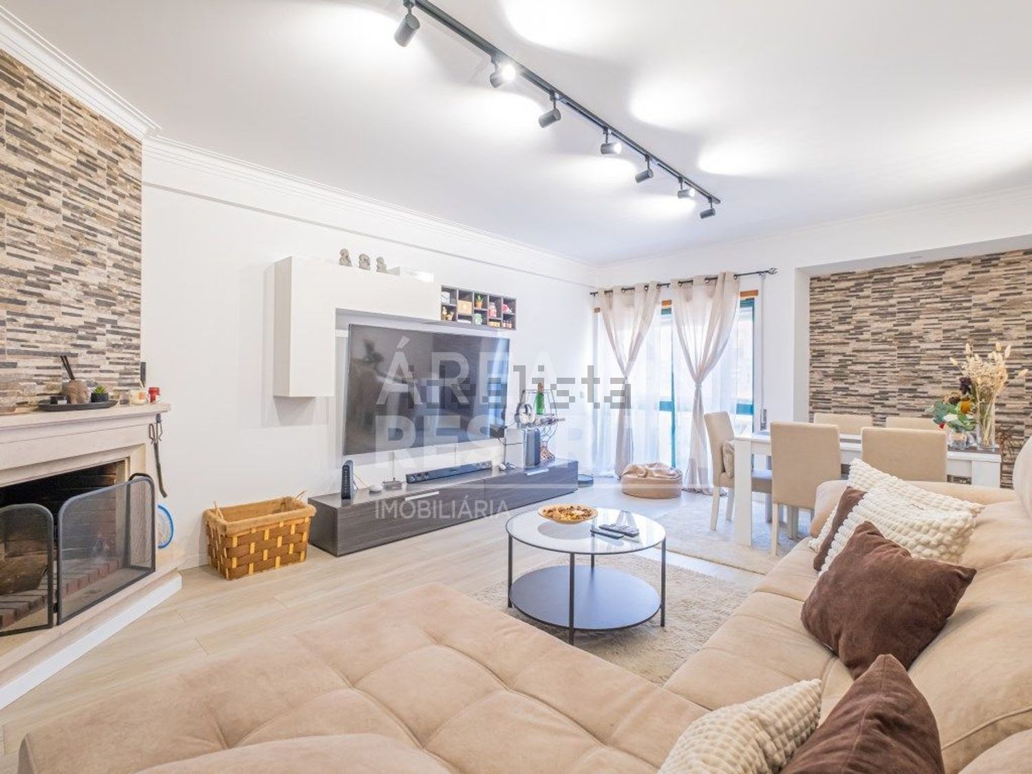 公寓 t3出售在Rua de Dadrá - 客厅