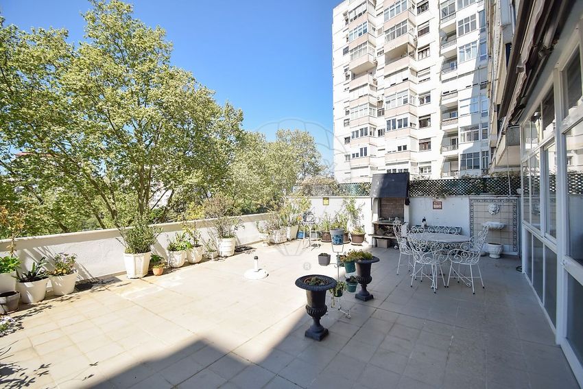 公寓 t3出售在Rua Professor Reinaldo dos Santos