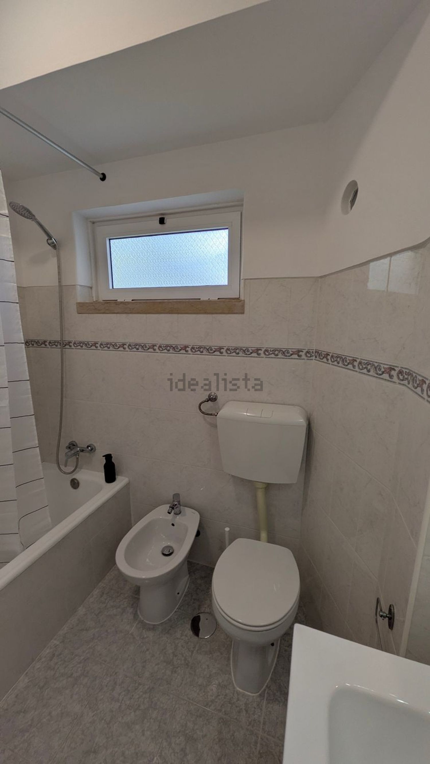 出租房间在Avenida Conde de Oeiras, 12 - 卫生间