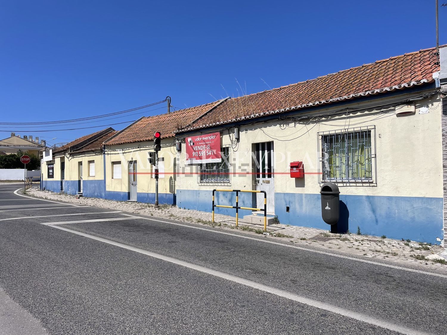 联排别墅出售在Moita - 外立面