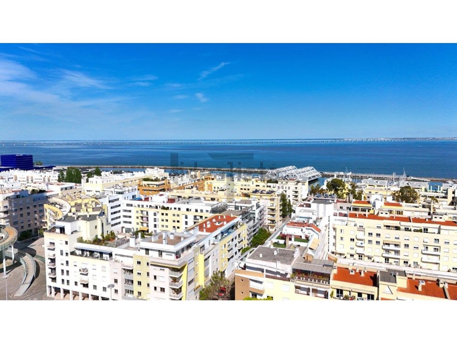 顶层公寓出售在Alameda dos Oceanos - 视线