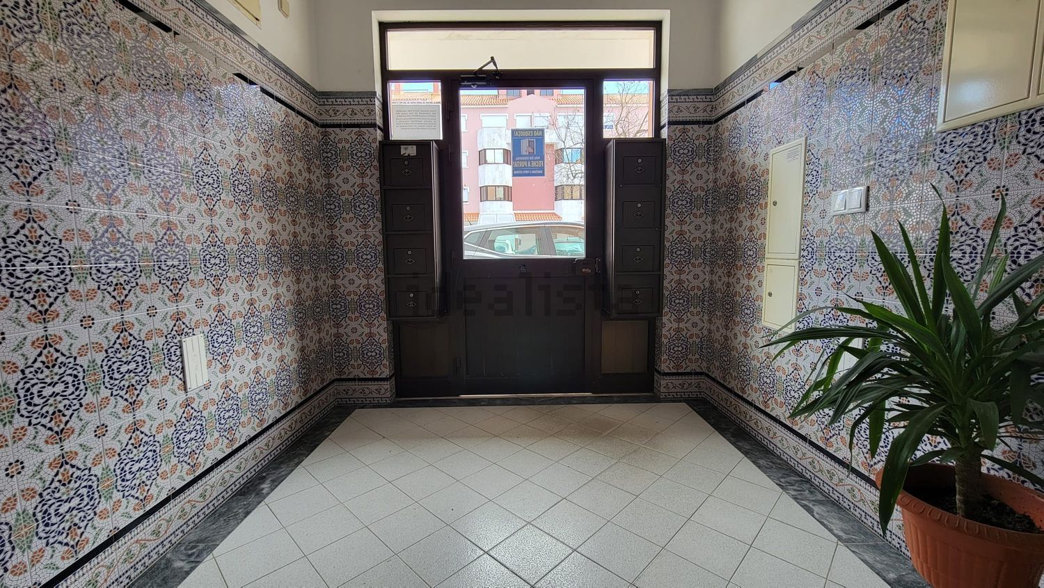 公寓 t3出售在Praça da Restauração - 楼梯