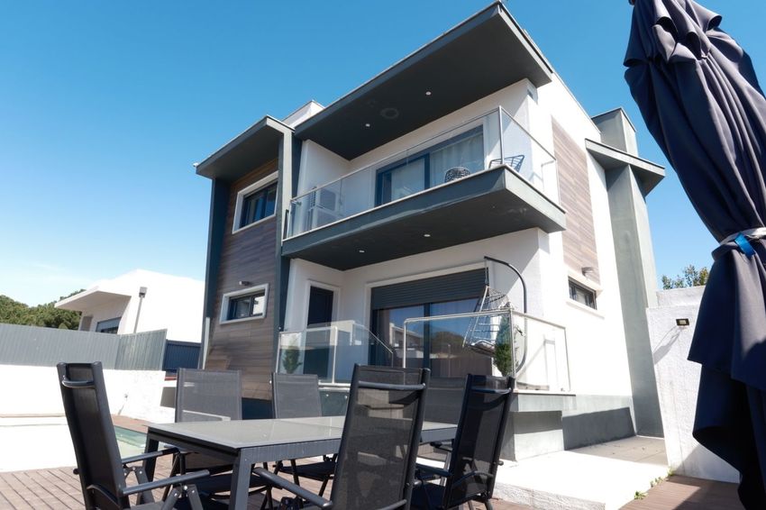 小楼房或独栋别墅出售在Rua Coronel Carlos Fabião