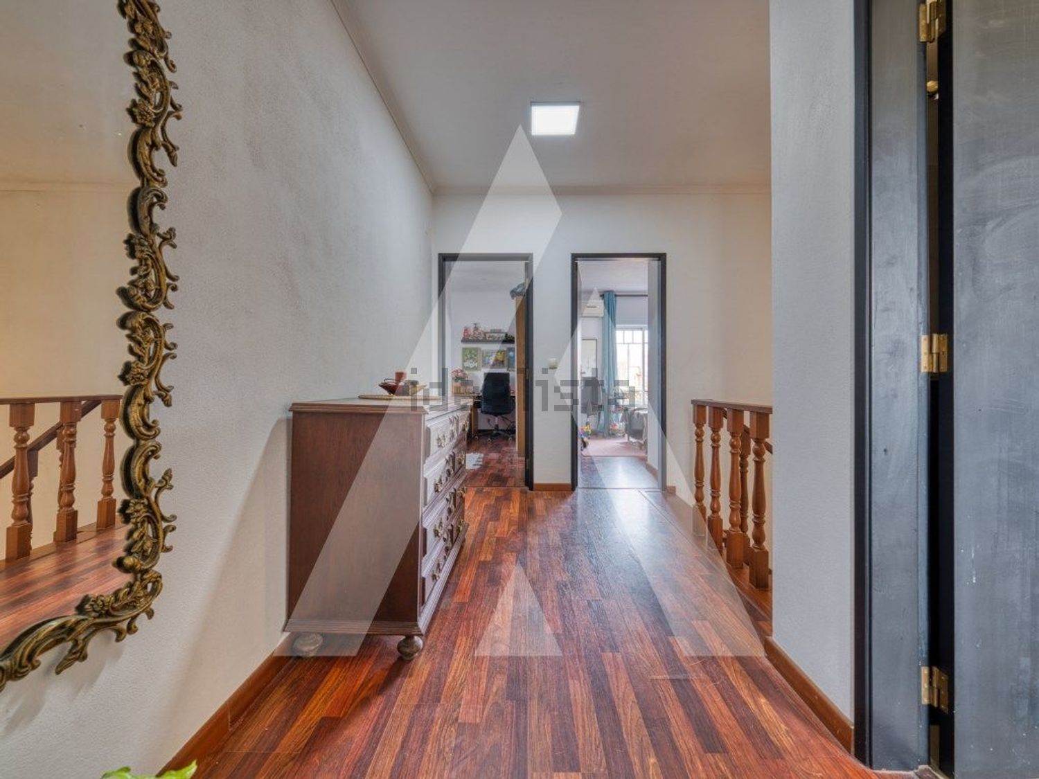 小楼房或独栋别墅出售在Lamas e Cercal - 过道