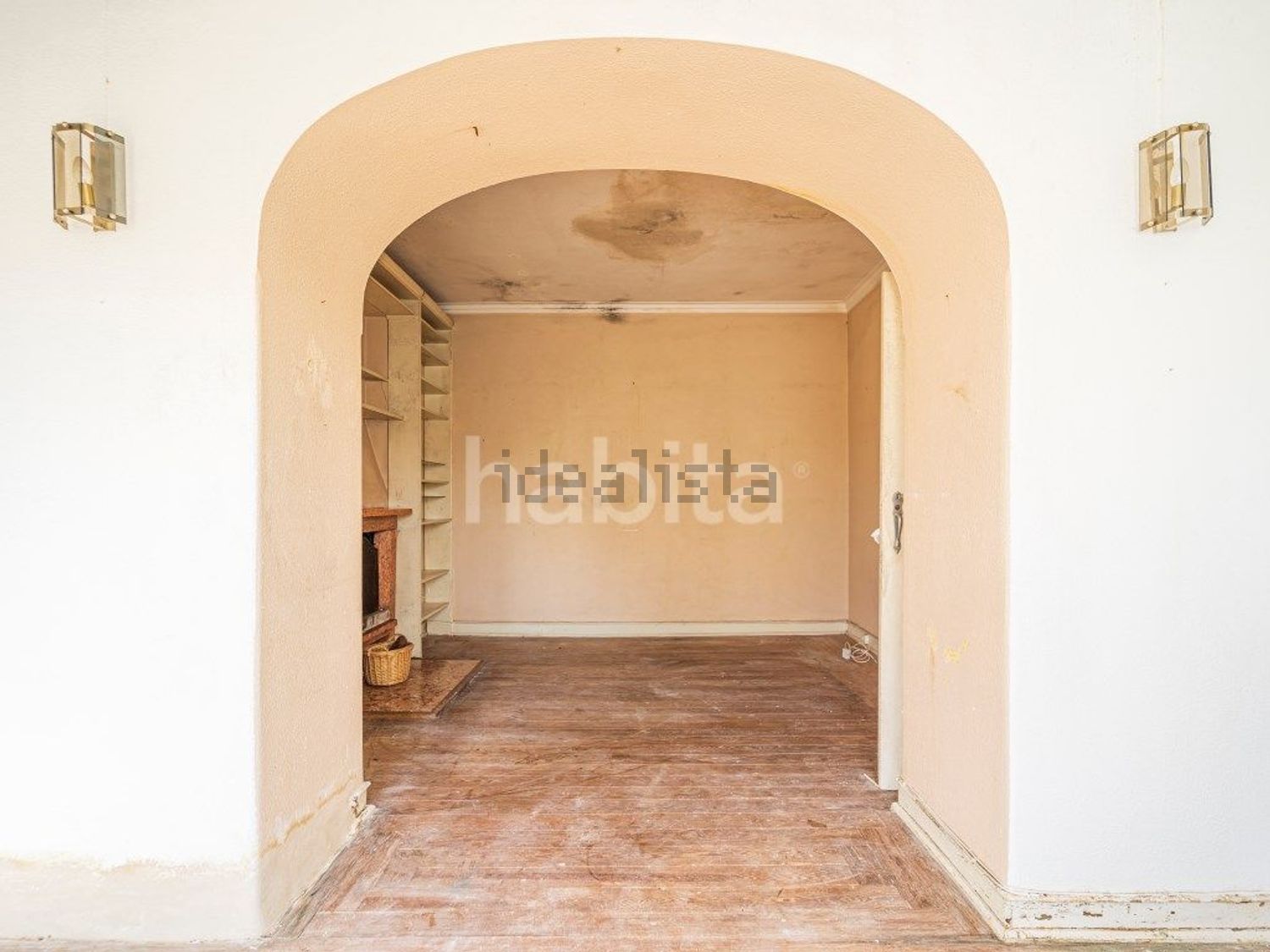 小楼房或独栋别墅出售在Rua Guilherme de Almeida, 9 - 过道